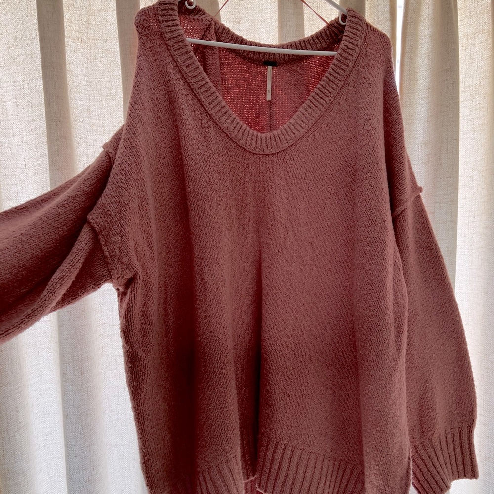 Free People Rose Color Oversized sweater sz XL